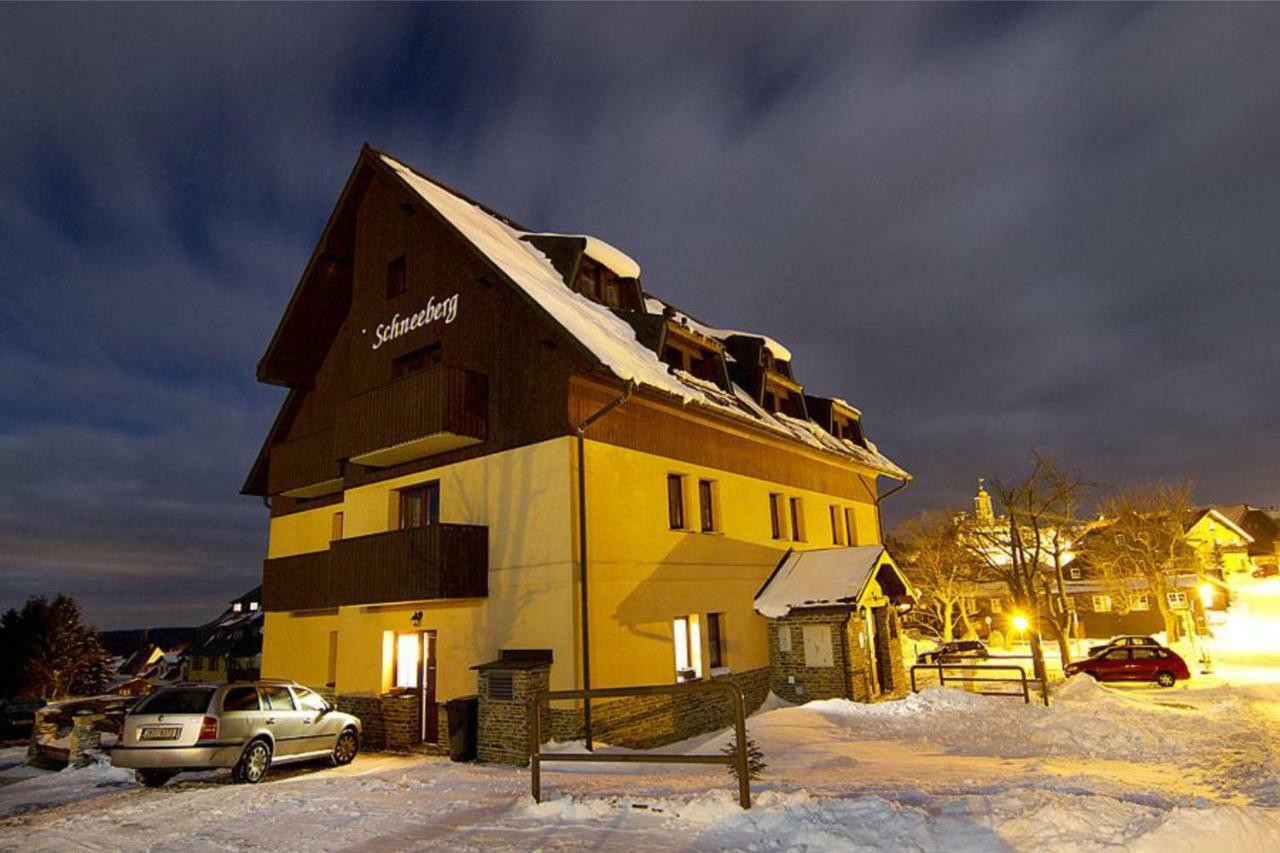 Schneeberg Apartmany Boží Dar Esterno foto